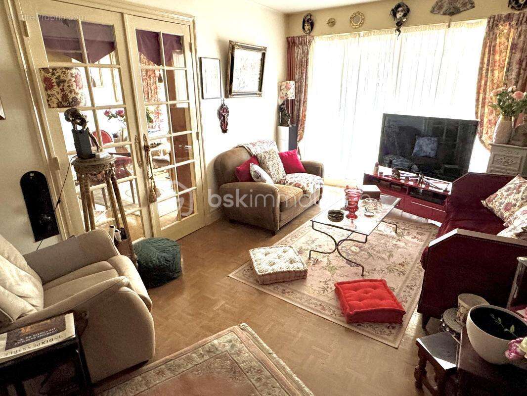 Appartement à PARIS-10E