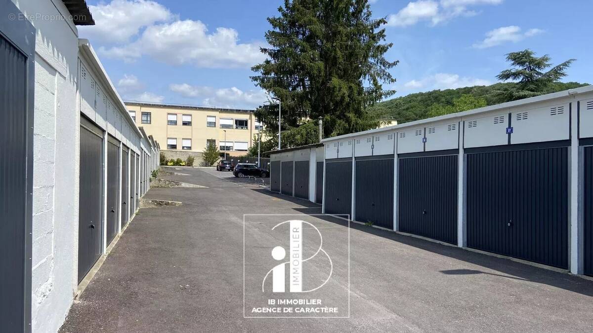 Parking à CHEVREUSE