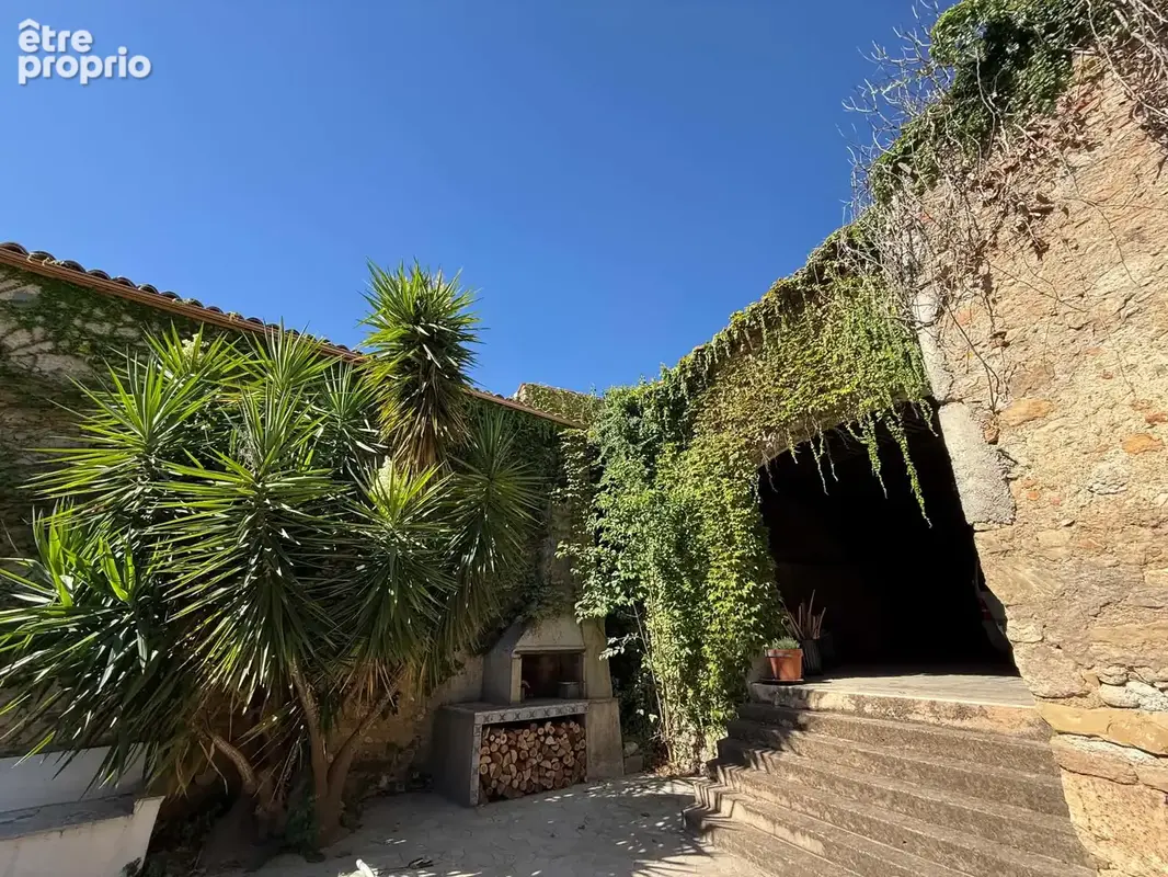 Maison Vigneronne d'exception de 380m2  Piscine 8X4 Garage de 220m2 à 25mn de la mer à 10mn de L'A75 ET 15mn d - photo 28