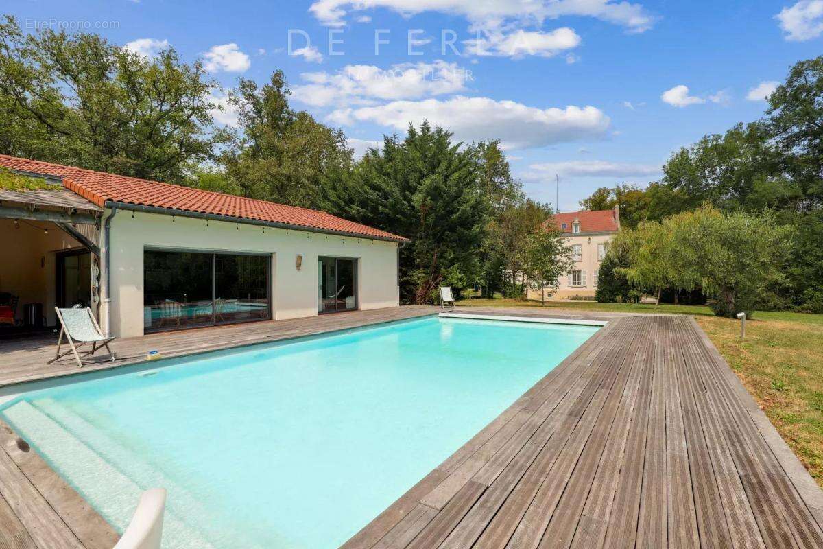 Maison à SAINT-JULIEN-DE-COPPEL