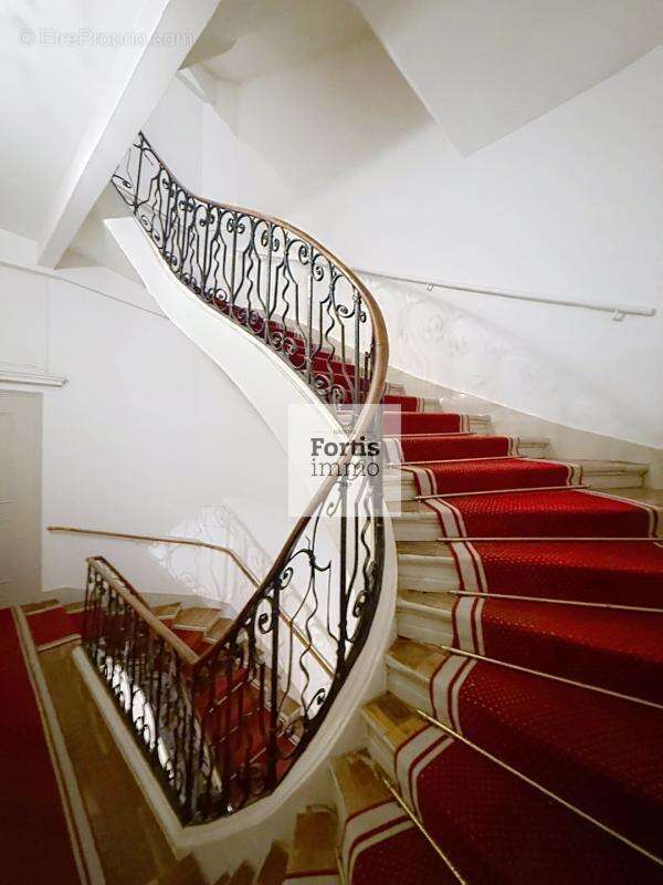 Paris 2 - 2/3 pieces - place des victoires - photo 17
