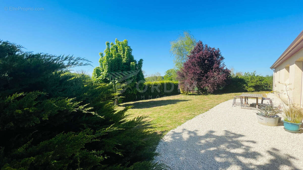 Maison à FLOGNY-LA-CHAPELLE