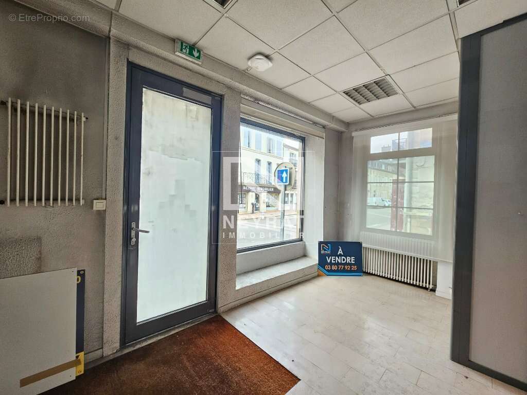 Commerce à SAINT-JEAN-DE-LOSNE