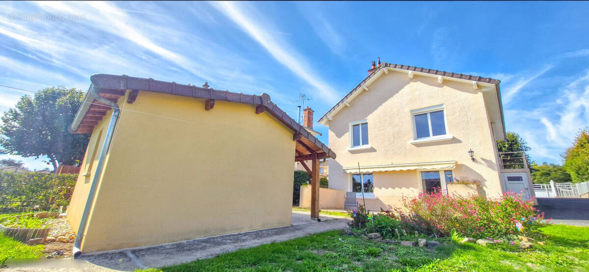 Photo 1 - Maison à SAINT-JUNIEN