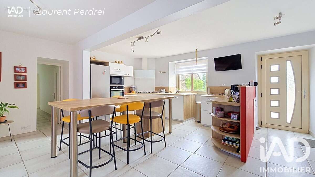 Maison 226 m² à Sainte-Marie  - photo 5