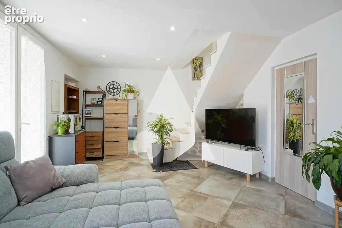 Mimet, maison T4 rénovée avec terrasses. - photo 4