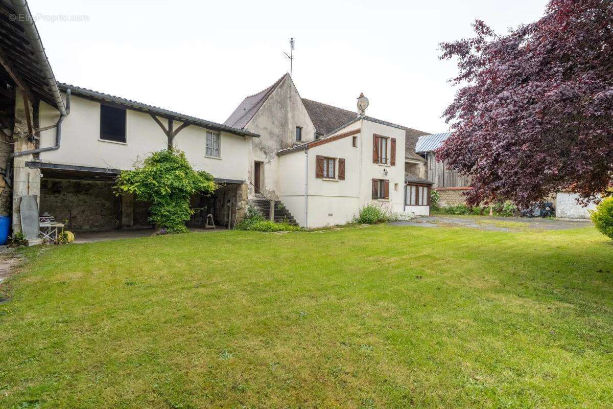 Maison ancienne 5 pièces avec grand terrain loué - photo 2