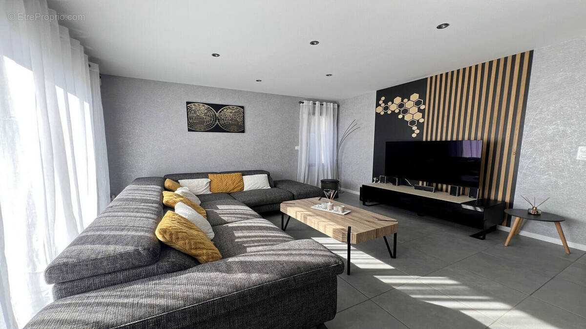 Maison à CHASNE-SUR-ILLET