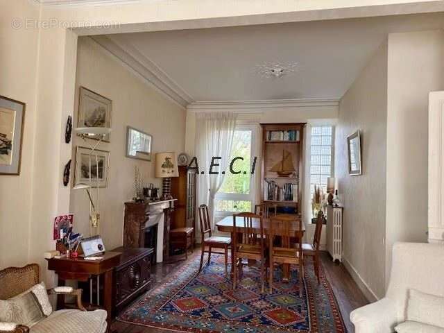 Maison à ASNIERES-SUR-SEINE