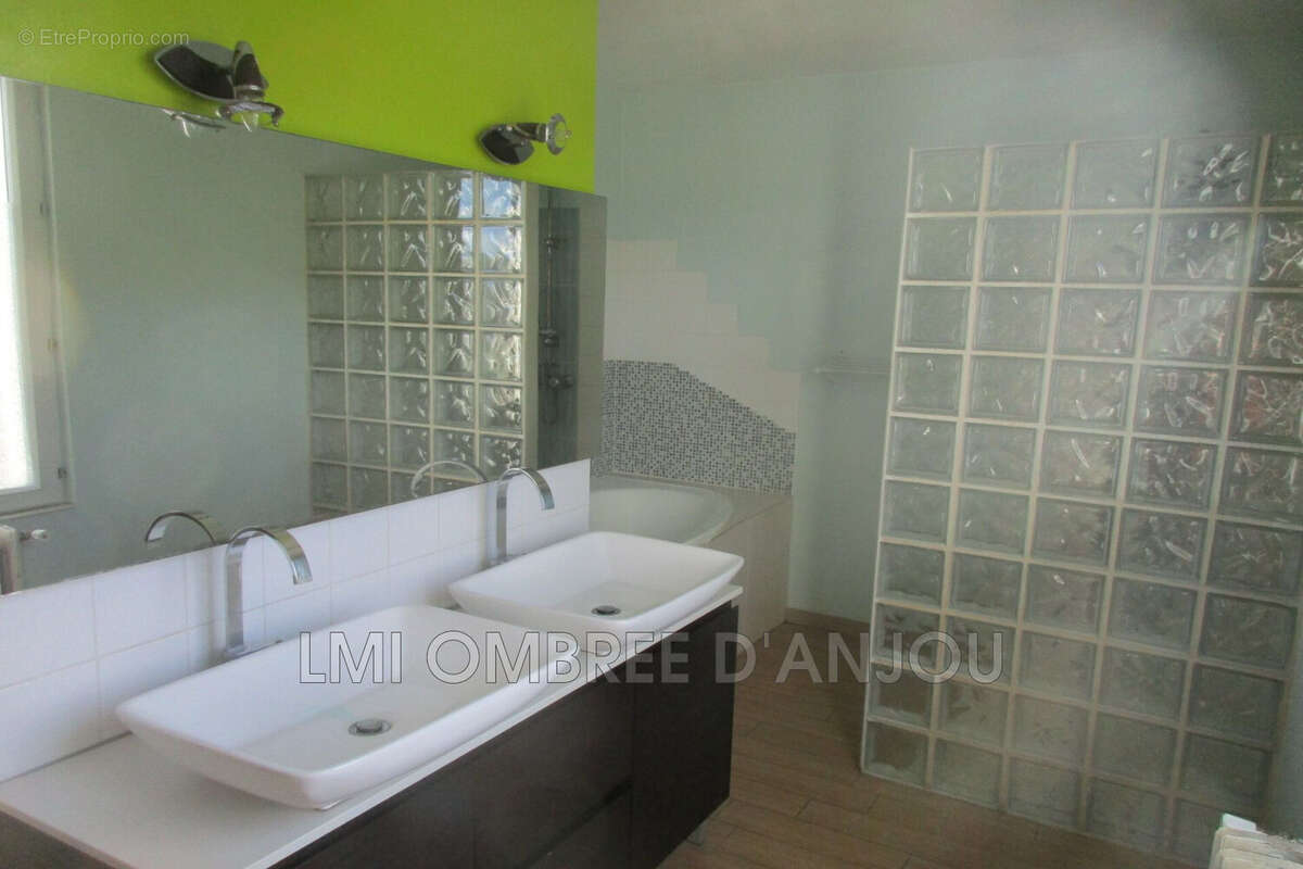 Maison 74 m² à Renaze  - photo 4