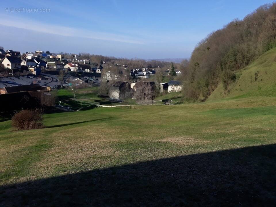 Terrain à FRANQUEVILLE-SAINT-PIERRE