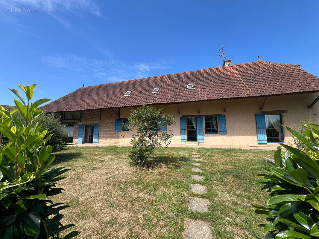 Maison à PIERRE-DE-BRESSE