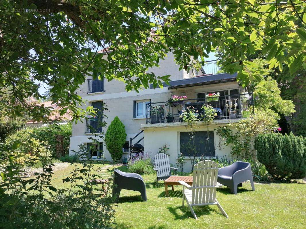 Maison à LA CELLE-SAINT-CLOUD