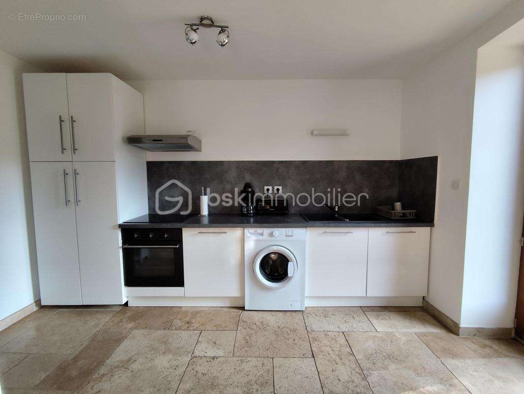 Appartement à LAMALOU-LES-BAINS