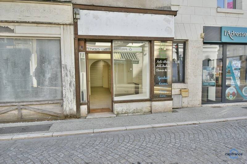 Commerce à MONTRICHARD