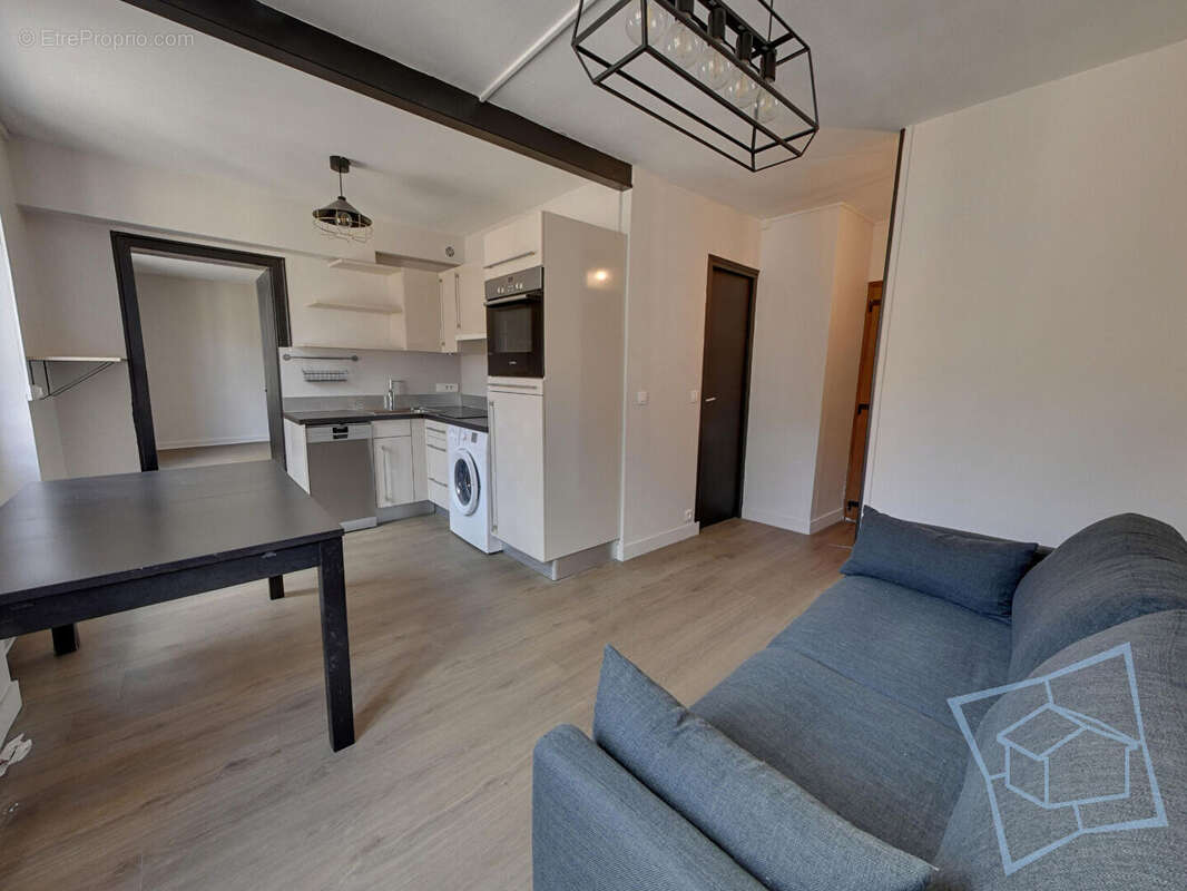 Appartement à DAMPIERRE-EN-YVELINES