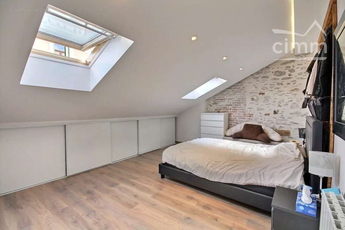 A vendre t4 duplex la rochette 73110 - photo 7