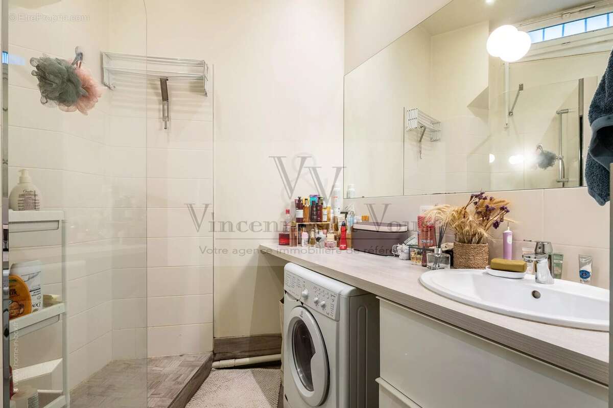Appartement à PARIS-14E