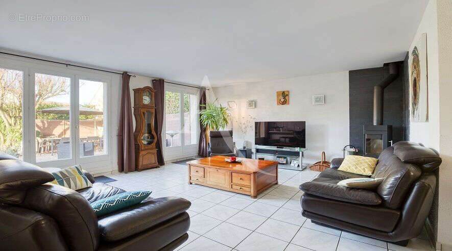 Maison à OZOIR-LA-FERRIERE