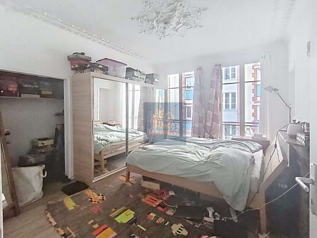 Chambre - Appartement à PARIS-18E