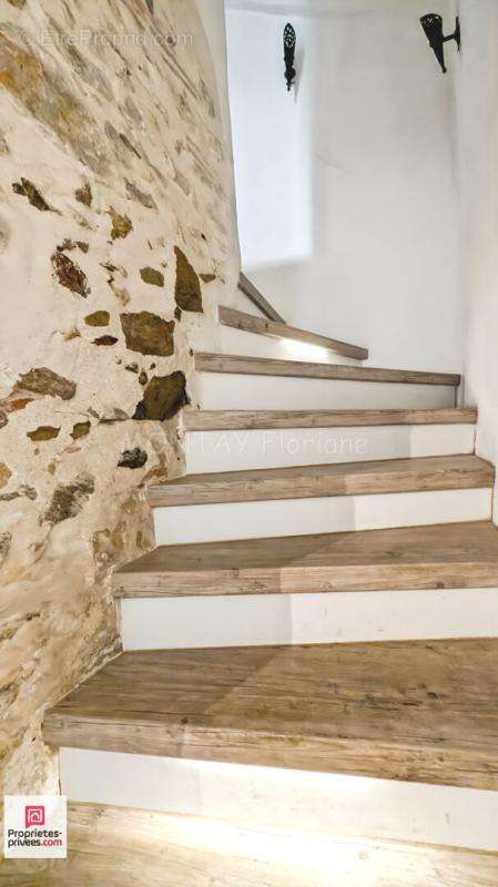 Maison à ROQUEBRUNE-SUR-ARGENS