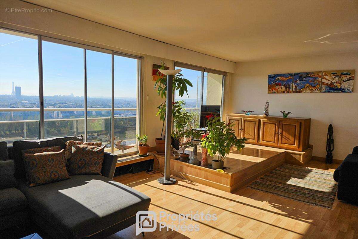 Appartement à COURBEVOIE