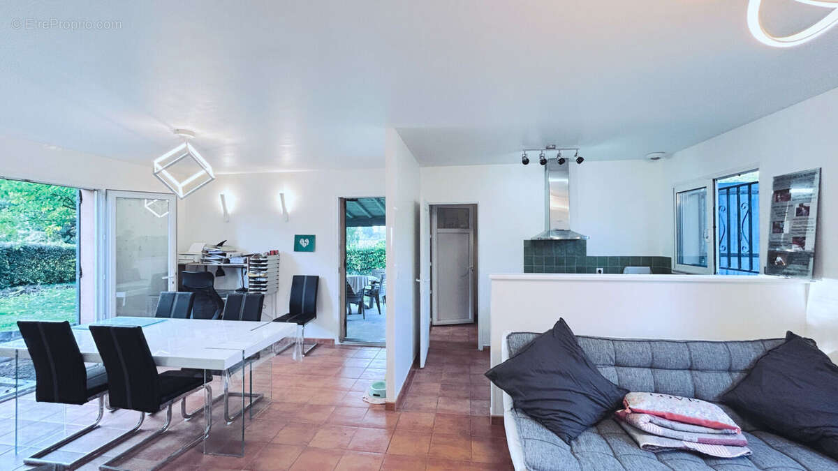 Maison à SAINTE-BAZEILLE