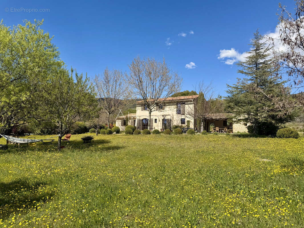 Maison à VAUGINES