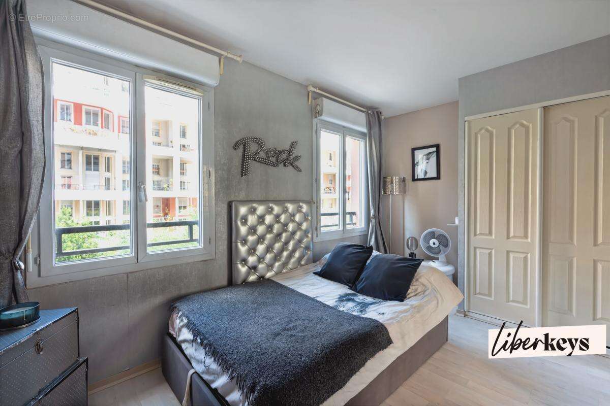 Appartement à COURBEVOIE