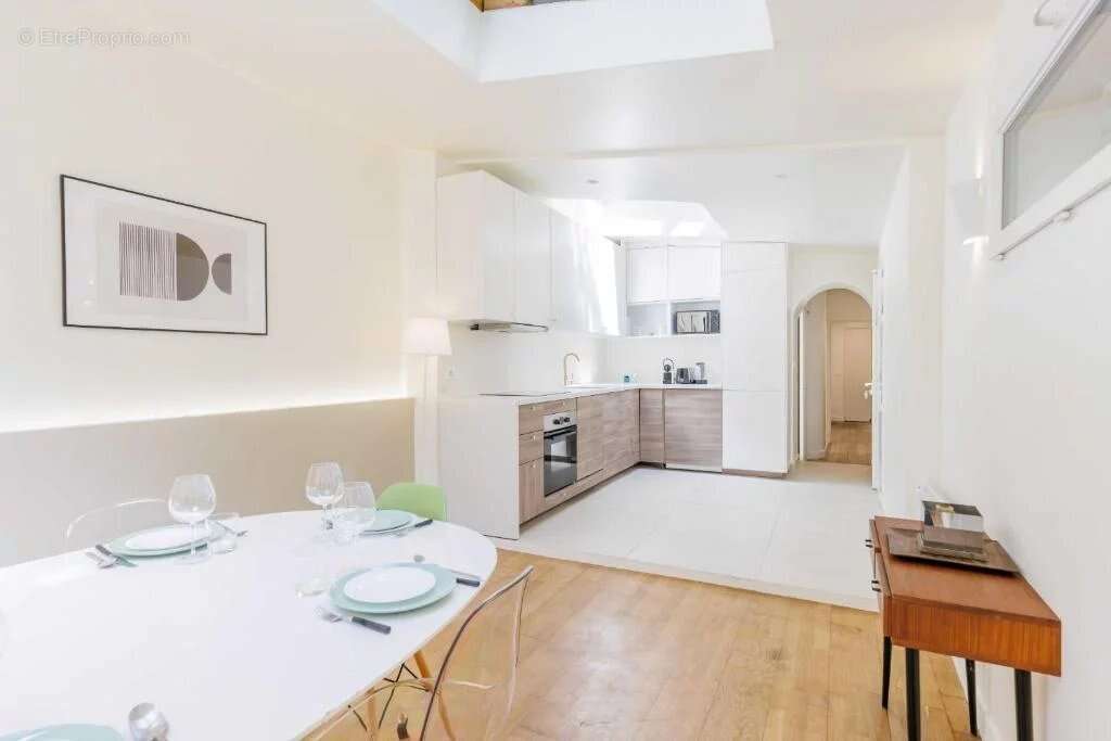 Appartement à PARIS-18E