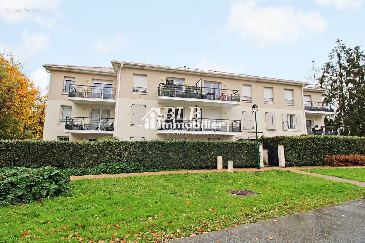 Appartement à LE PERRAY-EN-YVELINES