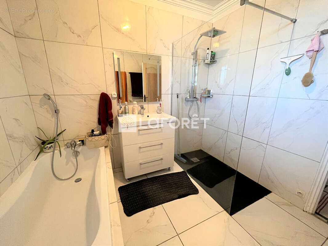 Maison à SAINT-NICOLAS-DE-LA-GRAVE