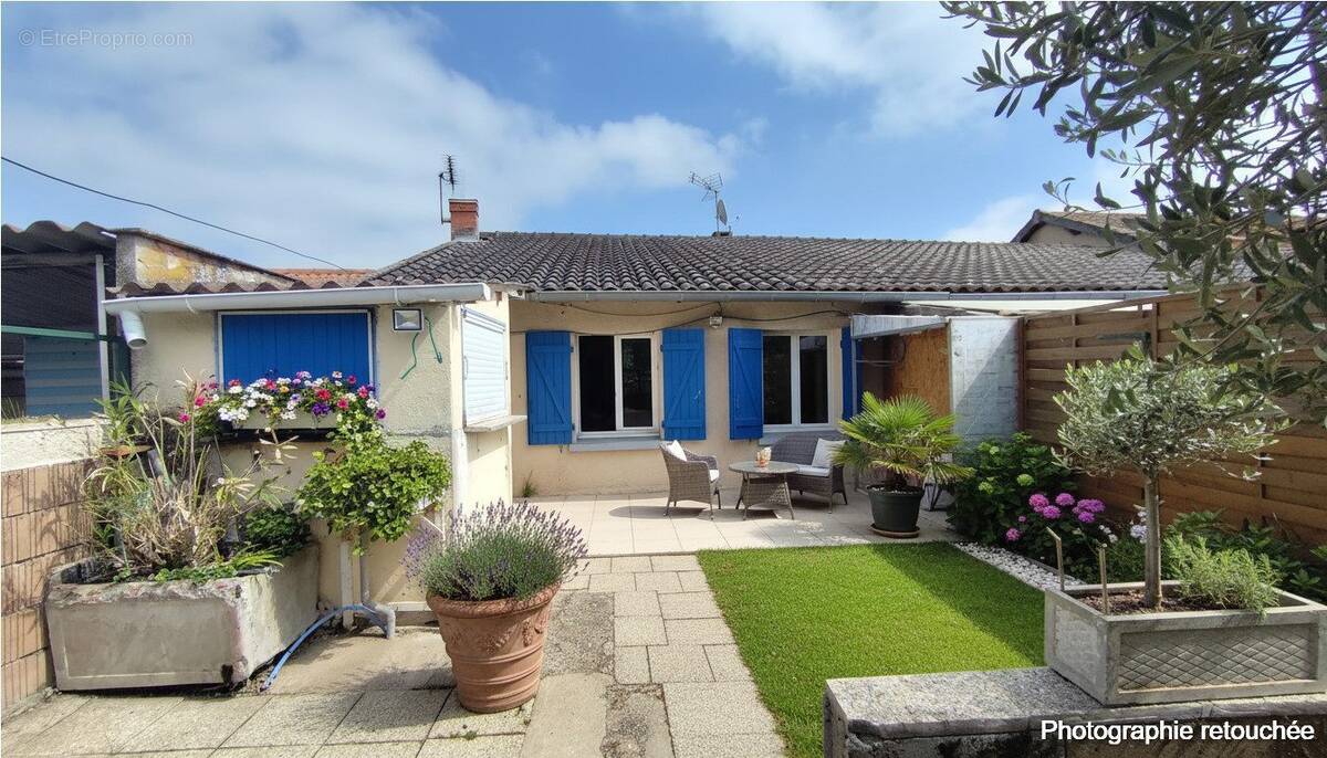 Maison à MONTANS