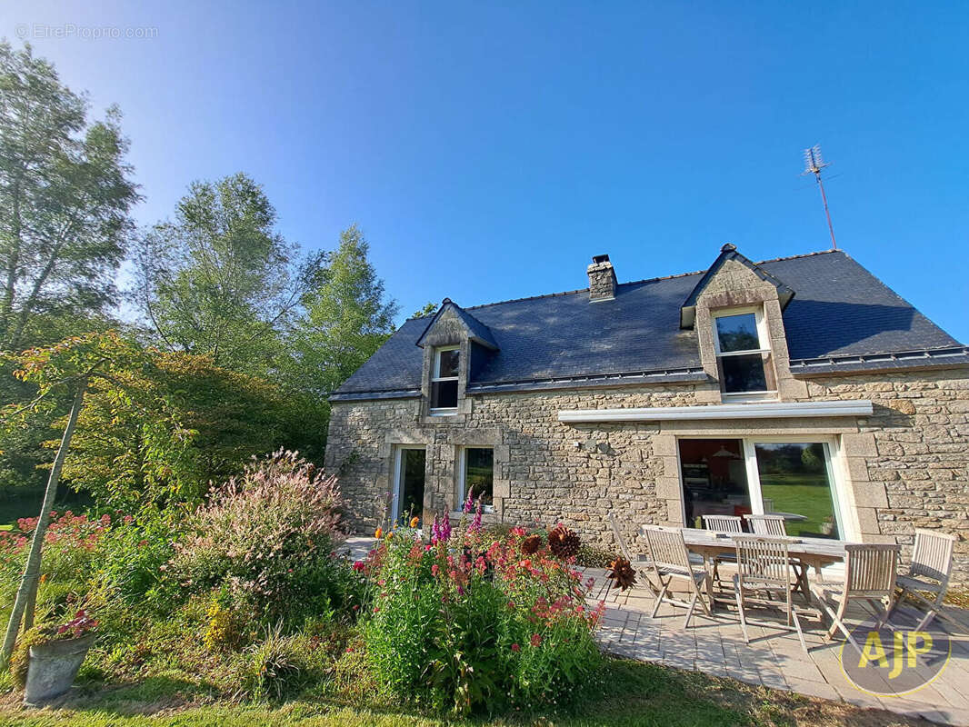 Maison à GUEHENNO