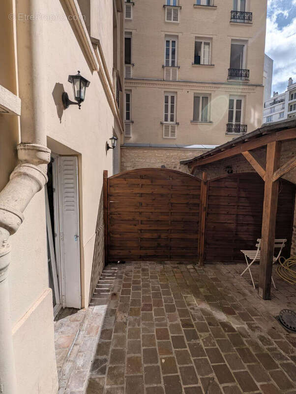 Appartement à PARIS-14E