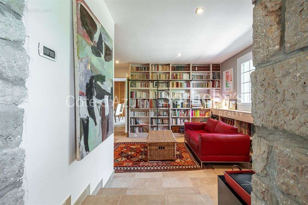 Maison provençale avec vue panoramique et piscine à Nice - photo 15