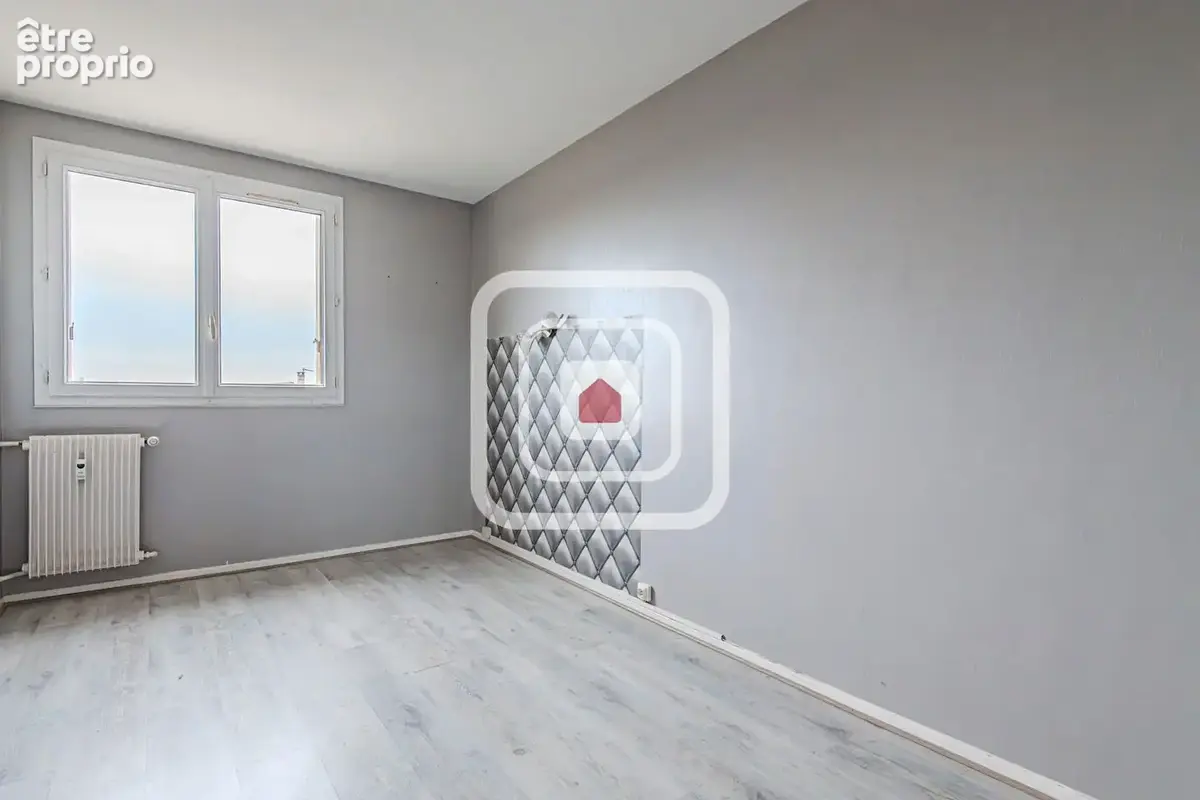 Appartement t5 avec 3 chambres balcon grand garage cave - photo 7