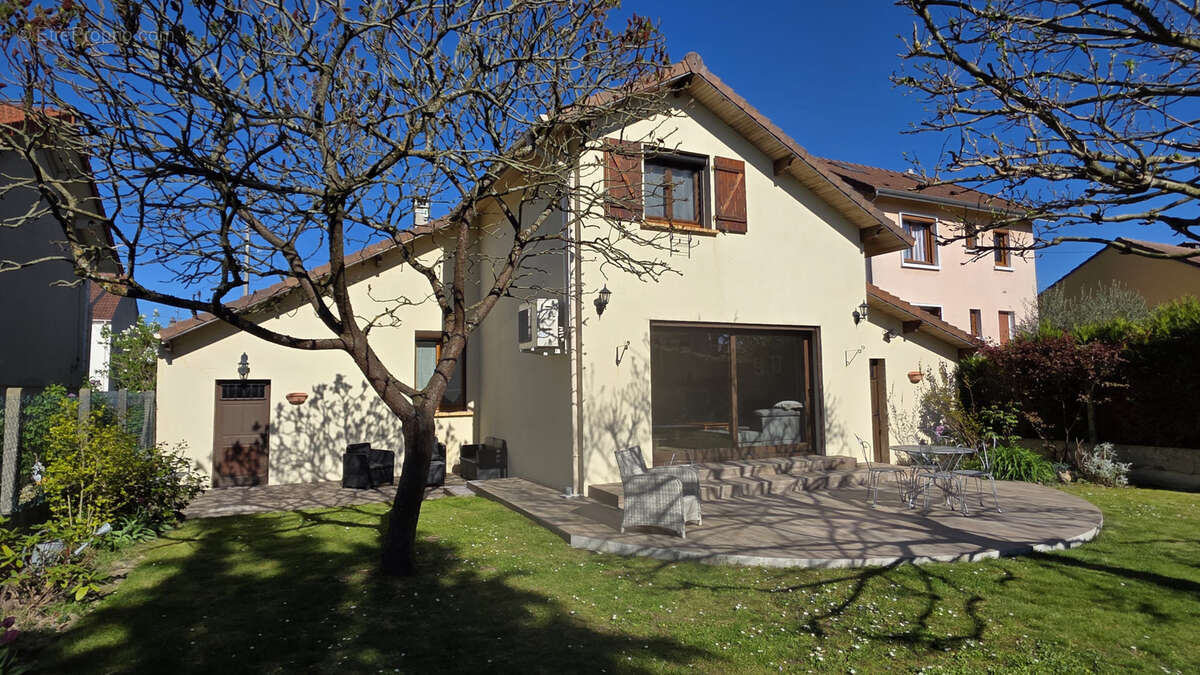 Maison à TREMBLAY-EN-FRANCE