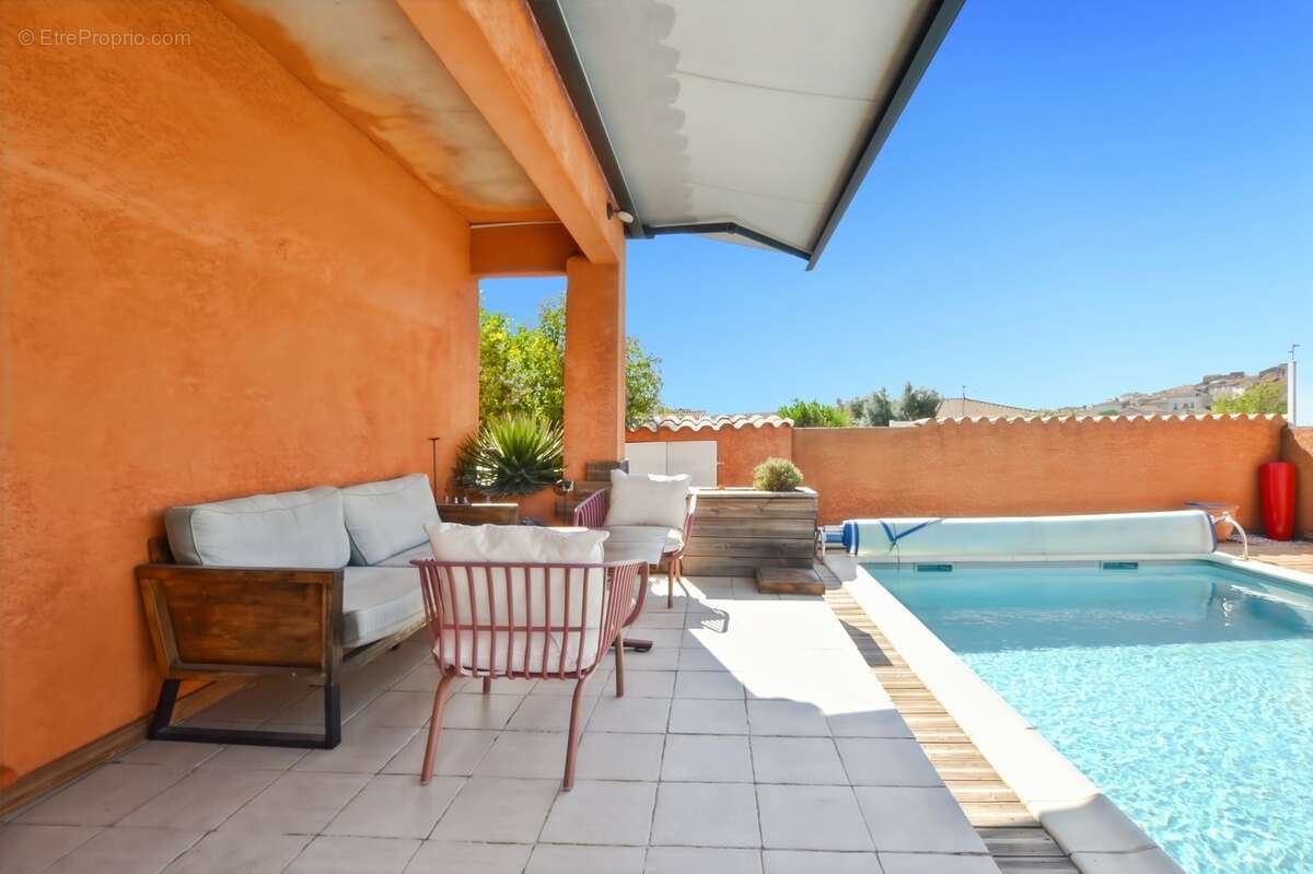 Montady – Maison familiale de 184 m² avec piscine et véranda - photo 16