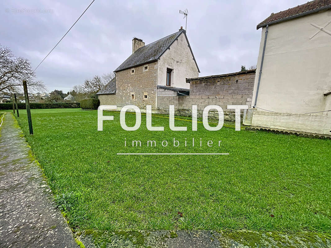 Maison à CLINCHAMPS-SUR-ORNE