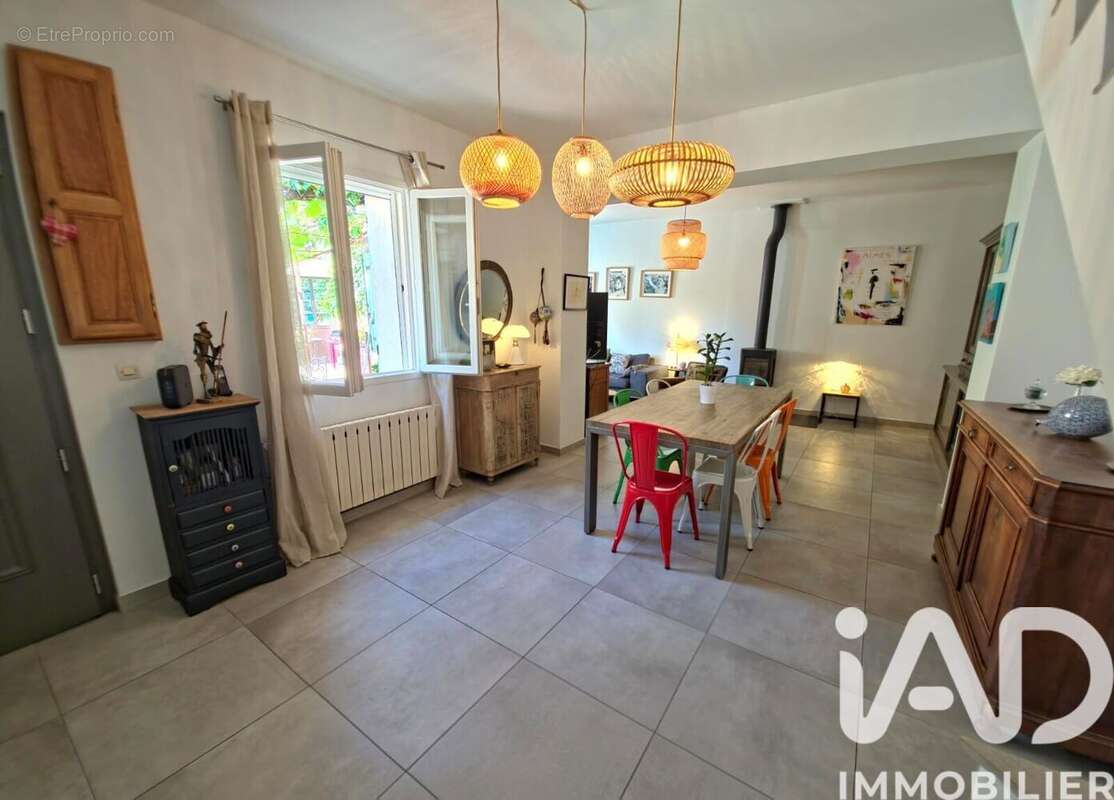 Maison 150 m² à Saint-Gilles  - photo 7