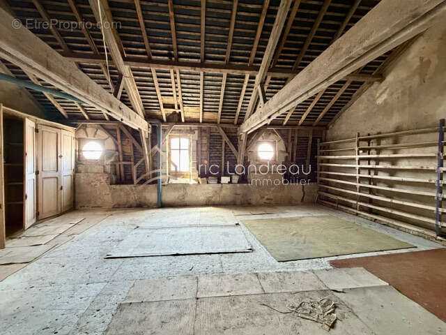 Élégante bâtisse de maître à réinventer   Adresse de choix en cœur de ville - photo 7