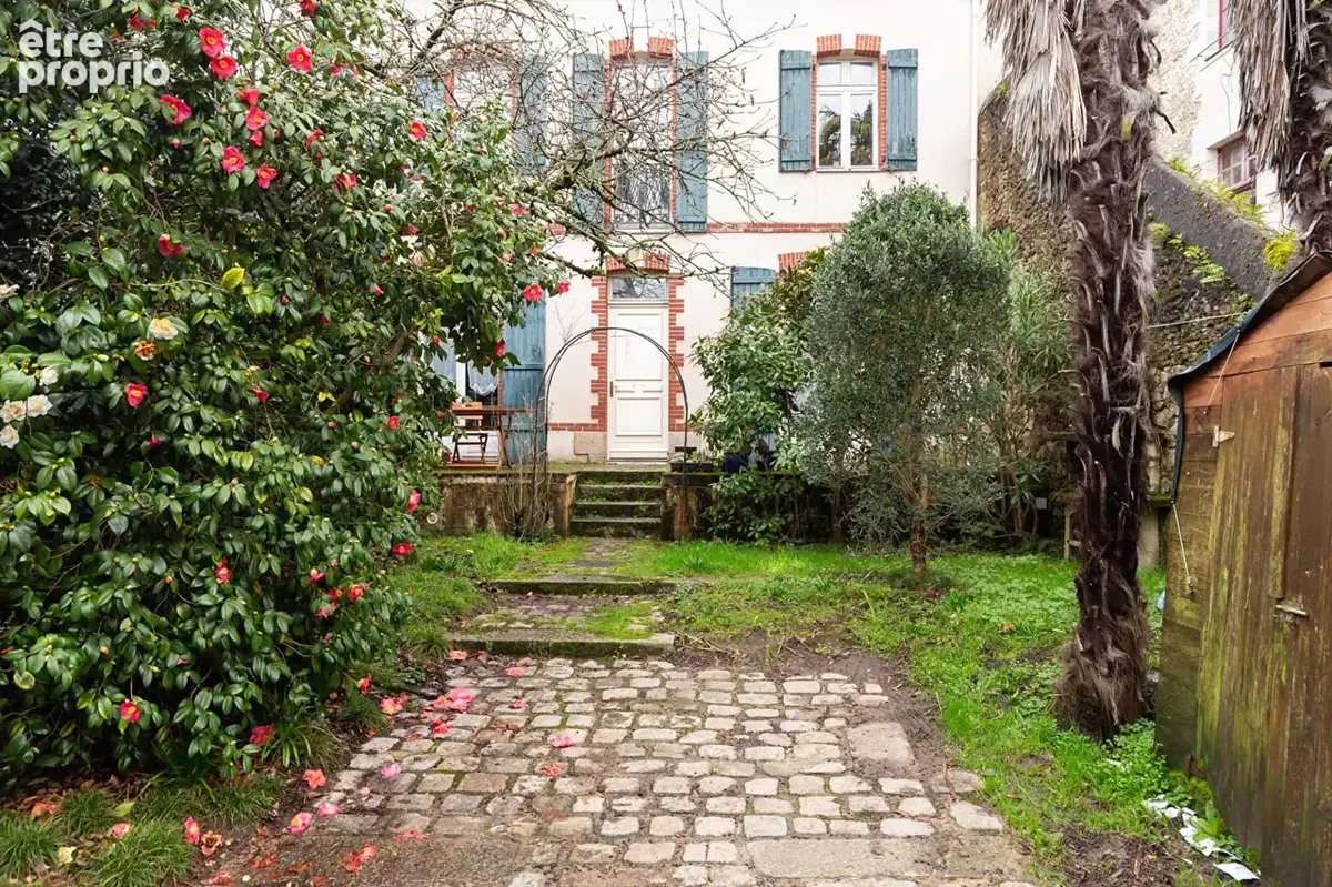 A vendre en impasse nantes jardin des plantes maison familiale - photo 14