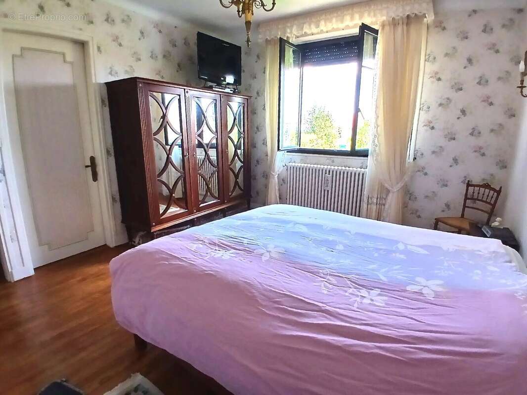 Magnifique maison au coeur de Cognac, avec piscine et garage. - photo 8
