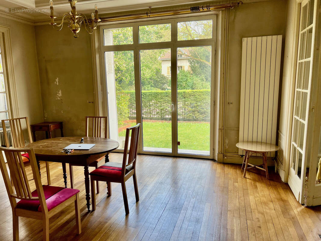 Appartement à CHARENTON-LE-PONT