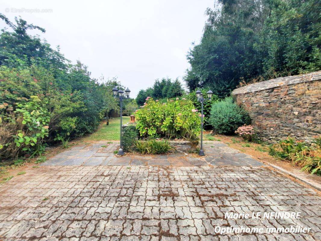 Ensemble Immobilier d'Exception – 3 Maisons & Jardin à Plussulien (22320) - photo 19