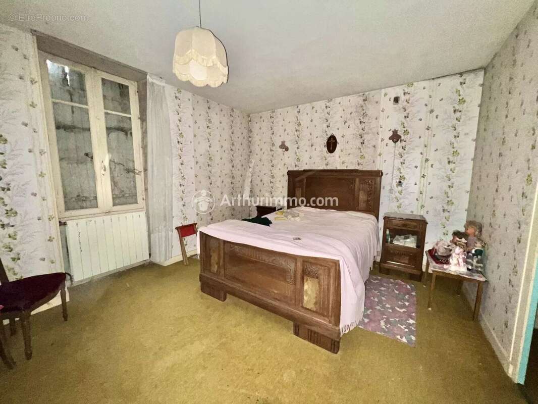 Maison à SAINT-HILAIRE-DE-VILLEFRANCHE