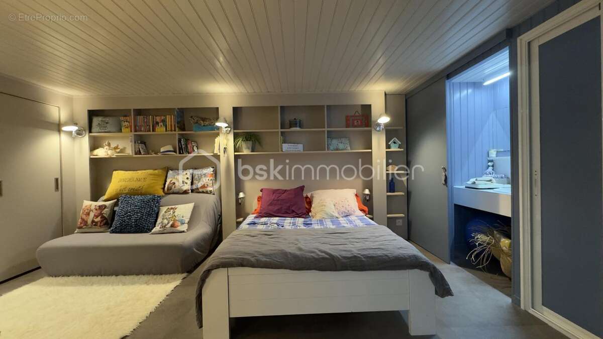 Maison 320 m² à Mortagne-Sur-Sevre  - photo 11