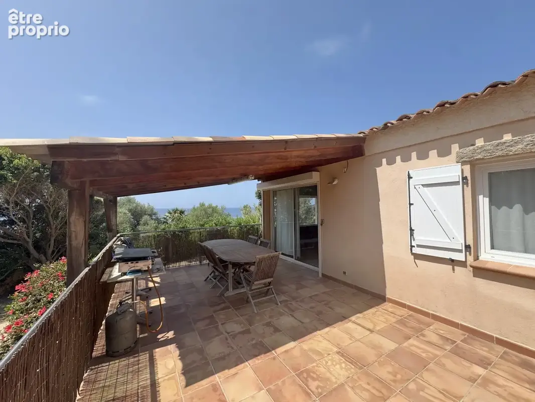 Une villa piscine accès plage à quelques mètres - photo 5