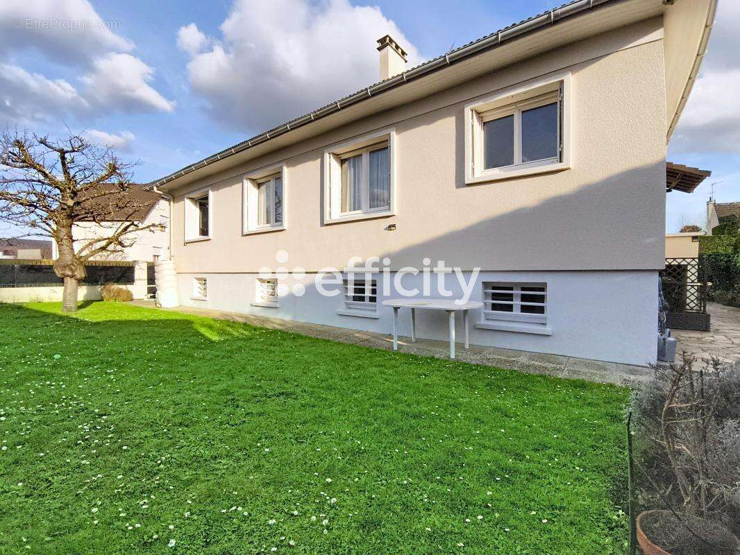 Maison à SAINT-GRATIEN